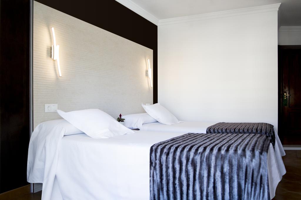 Hostal Alhambra - Adults Only Nerja Buitenkant foto