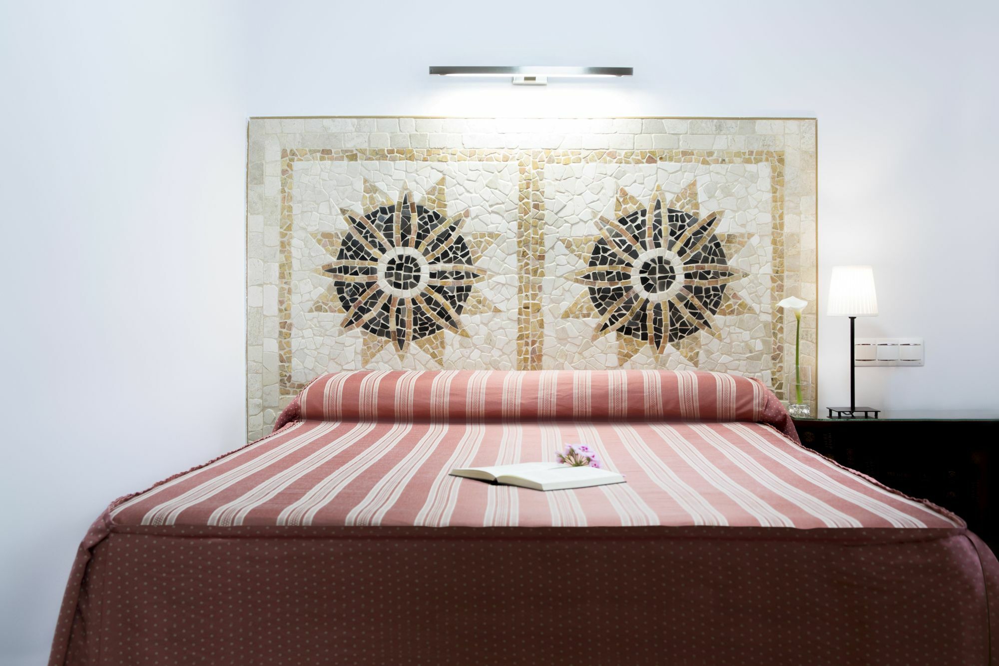 Hostal Alhambra - Adults Only Nerja Buitenkant foto